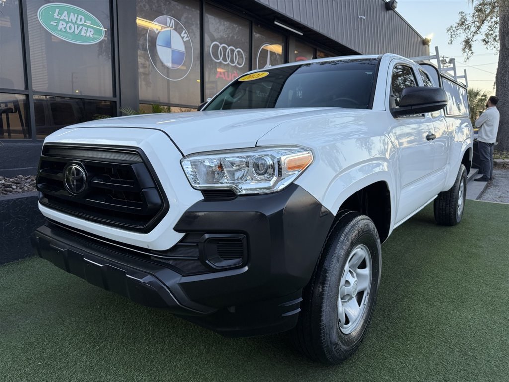2021 Toyota Tacoma SR's photo