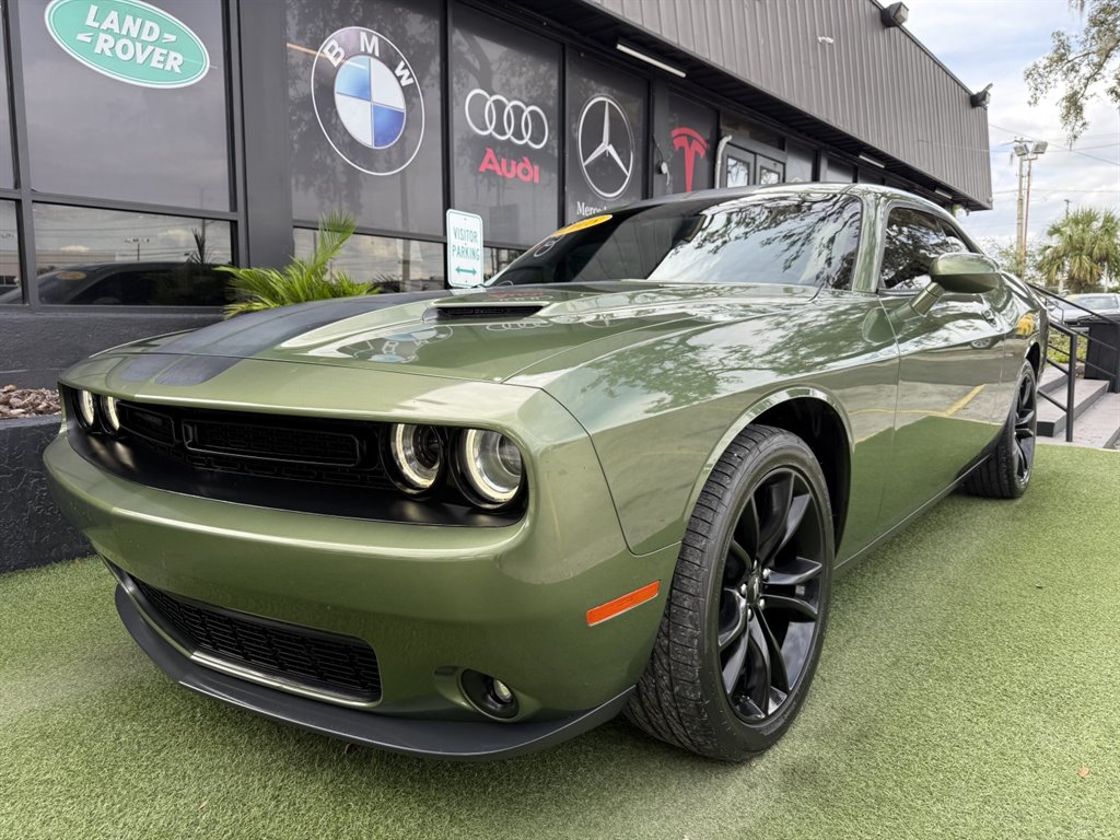 2018 Dodge Challenger SXT's photo