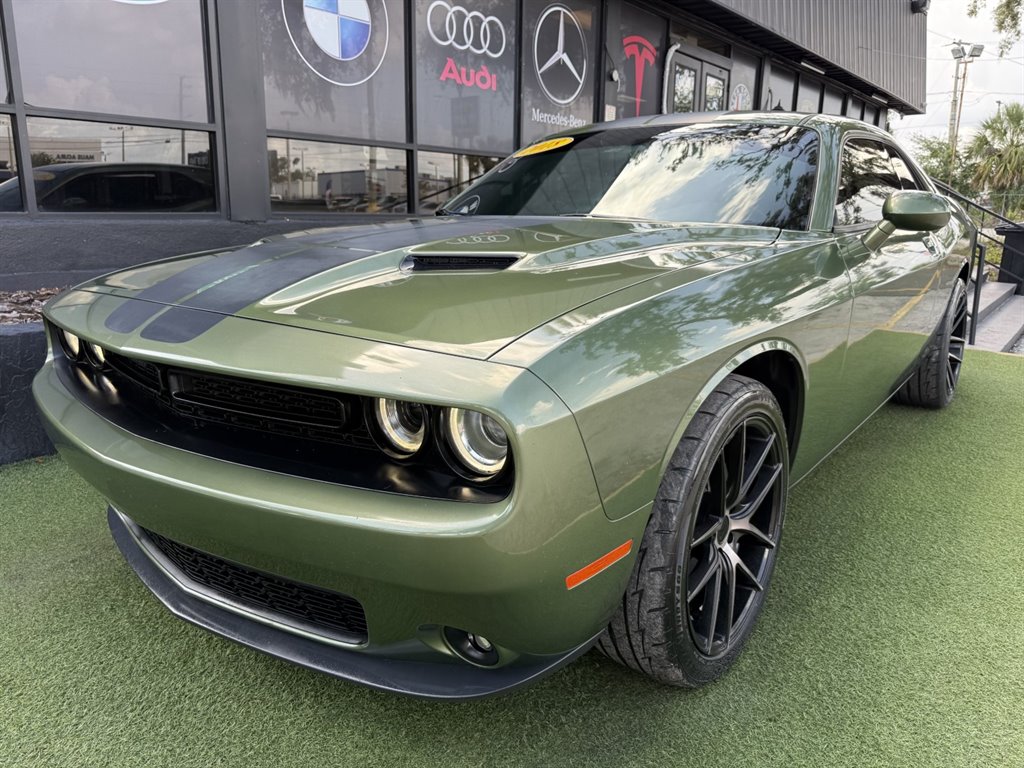 2018 Dodge Challenger SXT's photo