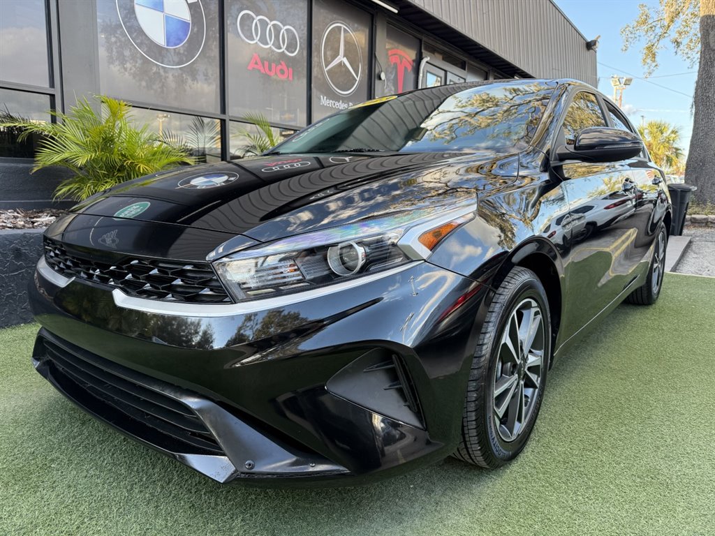 2023 Kia Forte LXS's photo