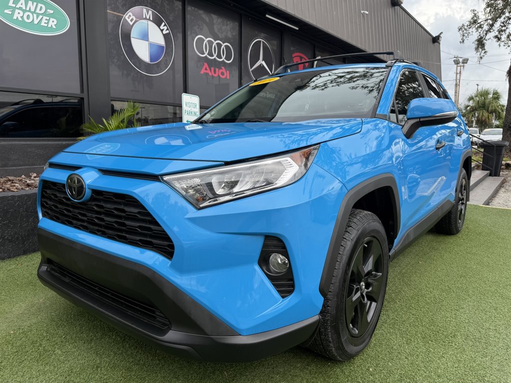 2019 Toyota RAV4 XLE's photo