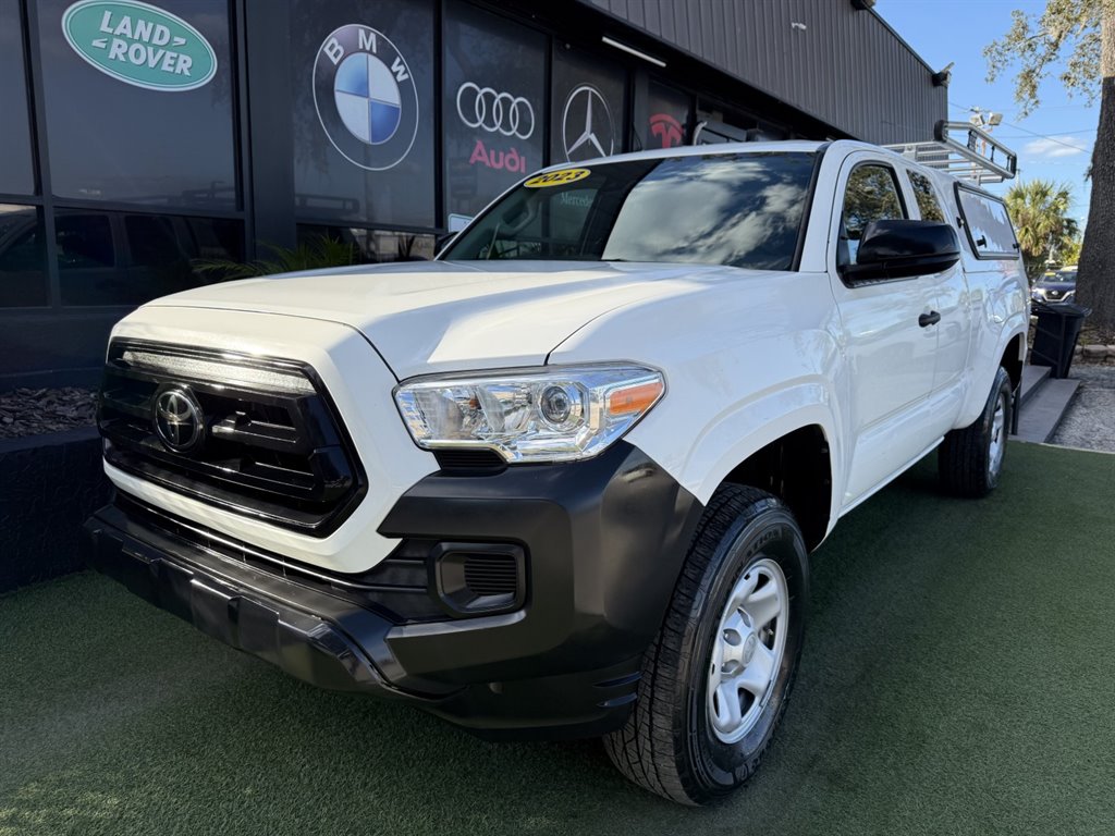2023 Toyota Tacoma SR's photo