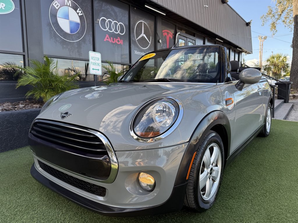 2019 MINI Convertible Base's photo