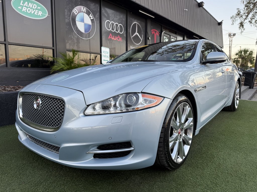 2014 Jaguar XJ Base's photo