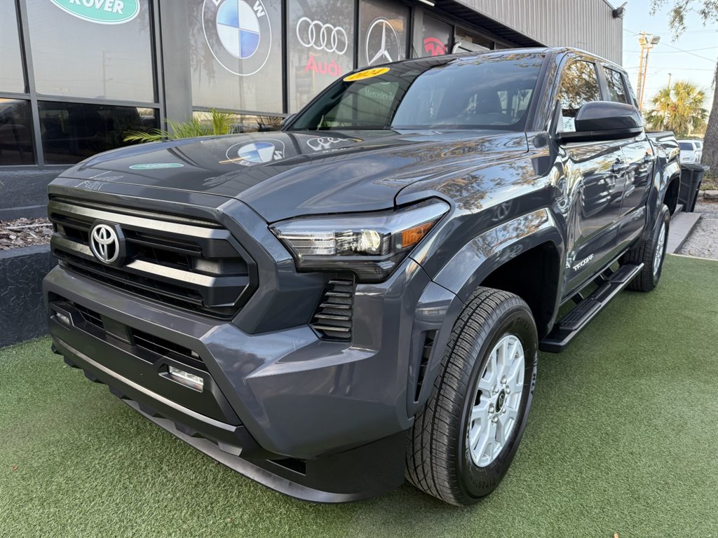 2024 Toyota Tacoma SR5's photo