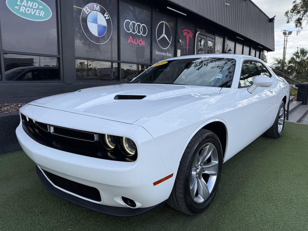 2020 Dodge Challenger SXT Auto's photo
