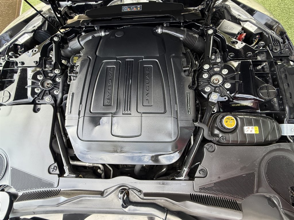 2017 Jaguar F-TYPE Base - Photo 32