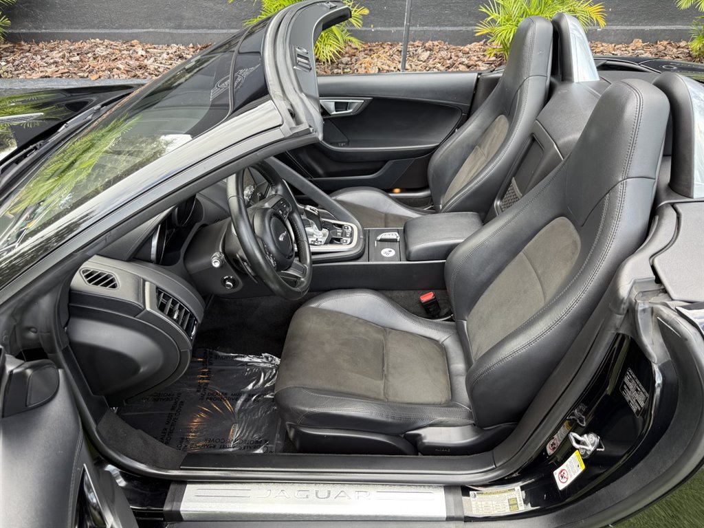 2017 Jaguar F-TYPE Base - Photo 17