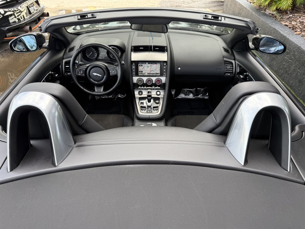 2017 Jaguar F-TYPE Base - Photo 21