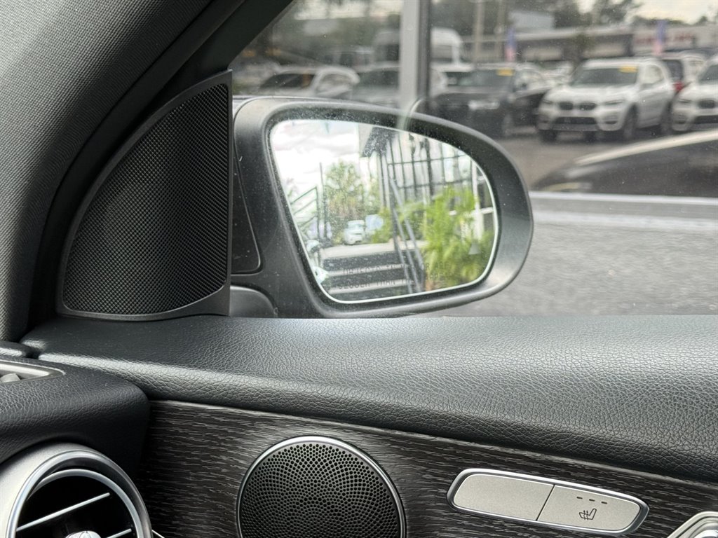 2021 Mercedes-Benz GLC GLC300 - Photo 32