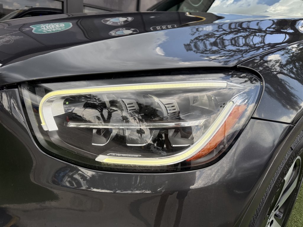 2021 Mercedes-Benz GLC GLC300 - Photo 10