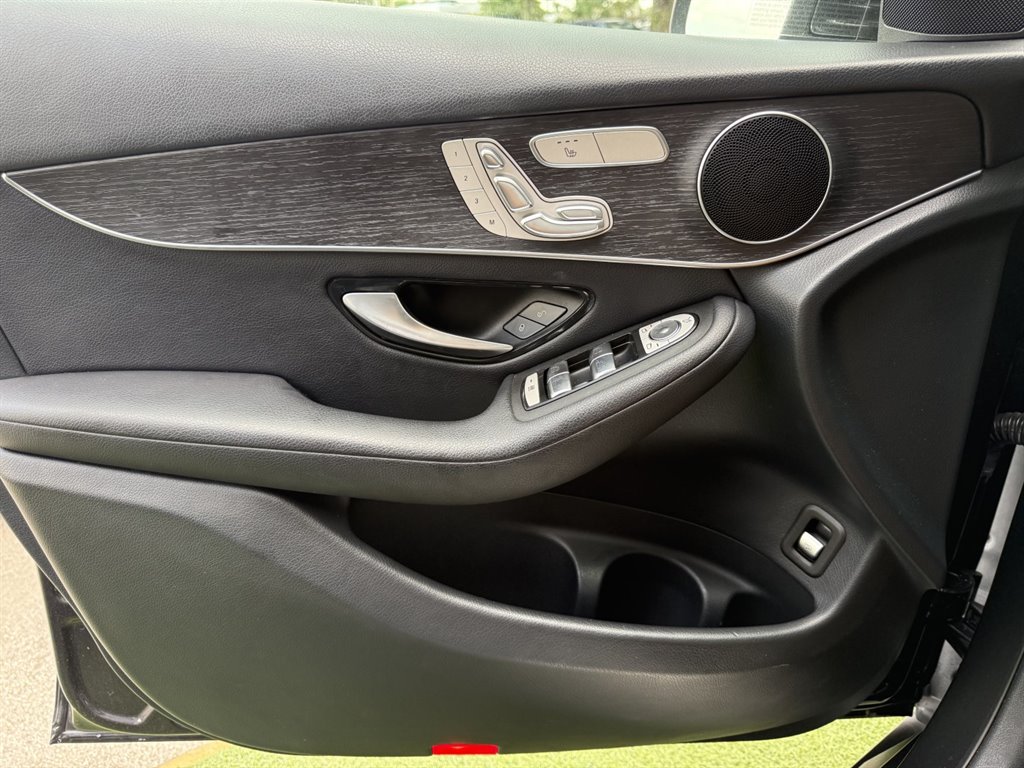 2021 Mercedes-Benz GLC GLC300 - Photo 29