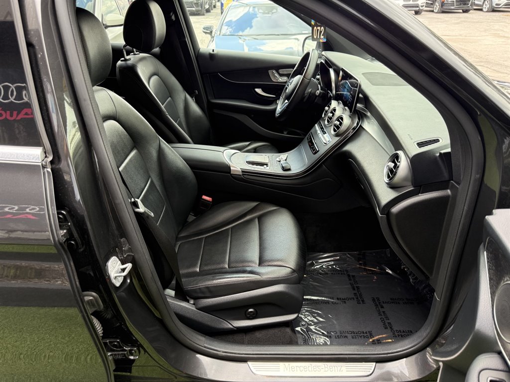 2021 Mercedes-Benz GLC GLC300 - Photo 17