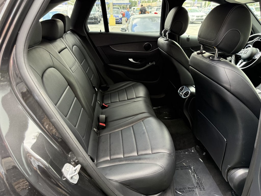 2021 Mercedes-Benz GLC GLC300 - Photo 16