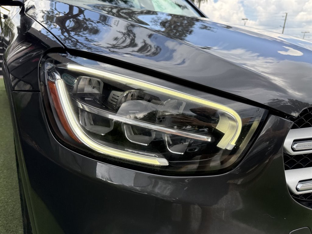 2021 Mercedes-Benz GLC GLC300 - Photo 9