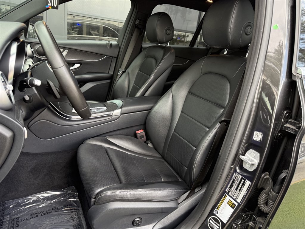2021 Mercedes-Benz GLC GLC300 - Photo 14