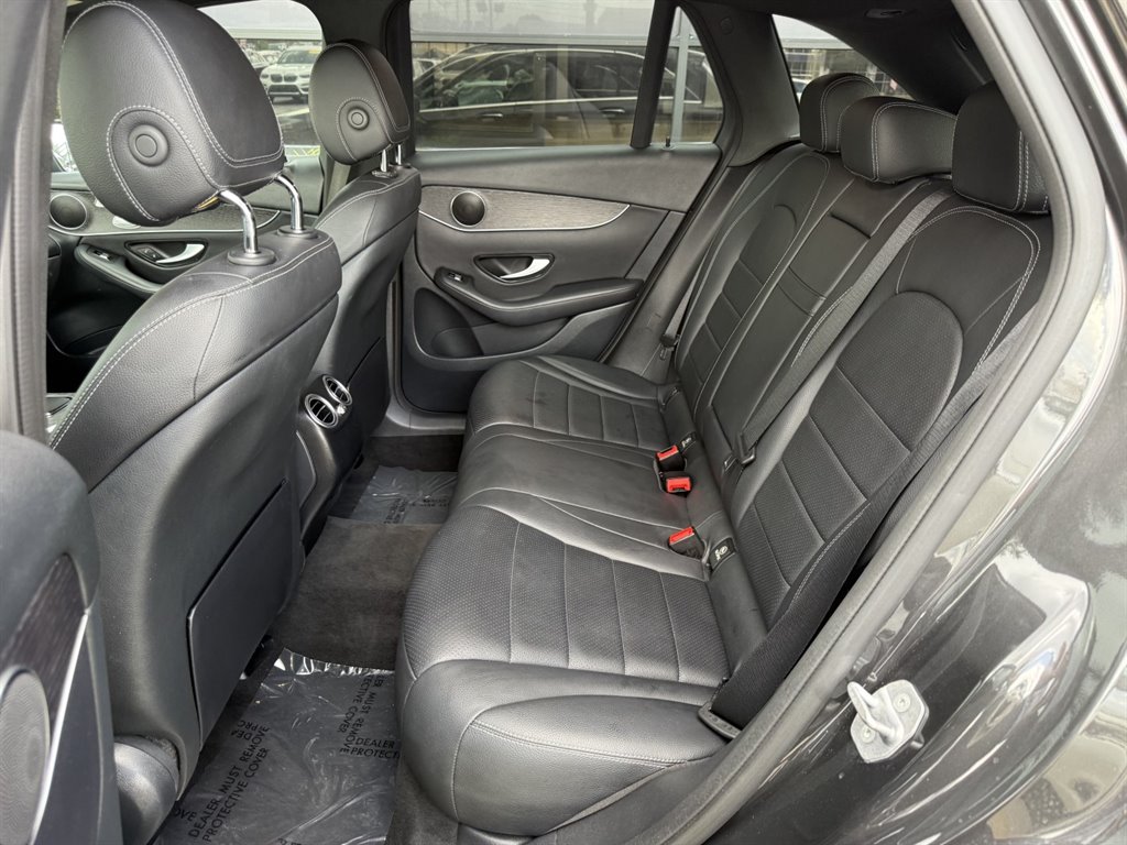 2021 Mercedes-Benz GLC GLC300 - Photo 15