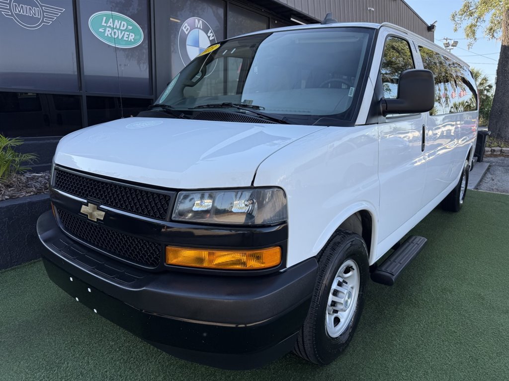 2023 Chevrolet Express's photo