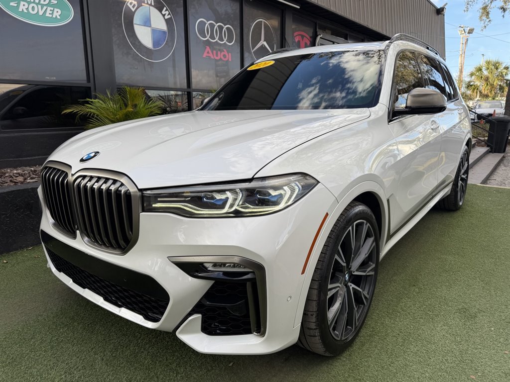 2020 BMW X7 M50i's photo